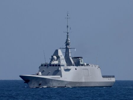 لوفيغارو: باريس تشكك في النوايا الحقيقية لواشنطن بالبحر الأحمر